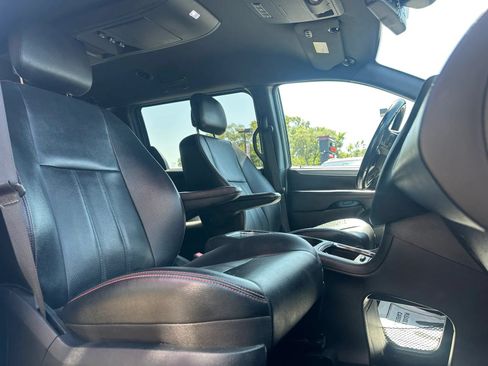 Used 2019 Dodge Grand Caravan GT FWD image 14