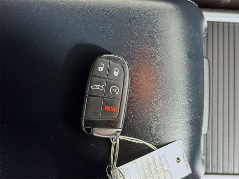 Used 2022 Dodge Charger SXT image 34