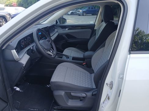 New 2025 Volkswagen Tiguan S image 9
