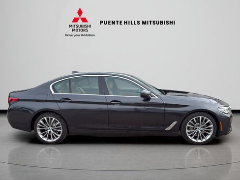 Used 2022 BMW 530i w/ Premium Package RWD image 4