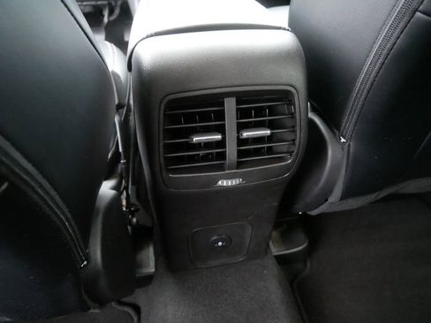 Certified 2024 Ford Escape Platinum image 18