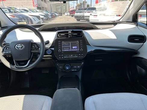 Used 2022 Toyota Prius LE FWD image 19