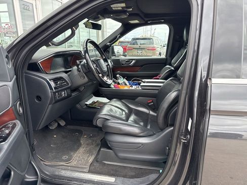 Used 2022 Lincoln Navigator Reserve AWD/4WD image 8