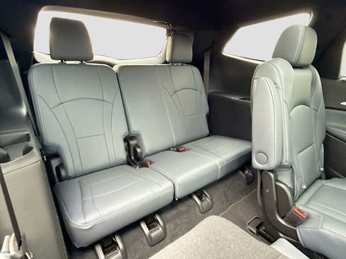 Used 2023 Buick Enclave Premium w/ Experience Buick Package image 31