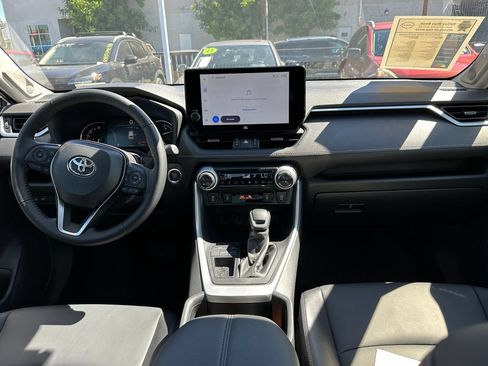 Used 2025 Toyota RAV4 XLE Premium FWD image 20