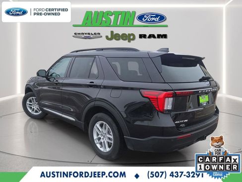 Used 2025 Ford Explorer Active AWD/4WD image 3