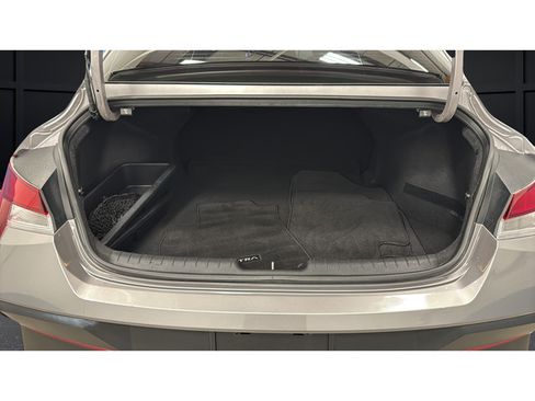 Used 2024 Hyundai Elantra SEL FWD image 26