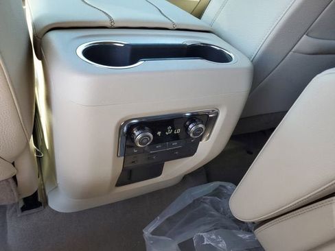 New 2026 GMC Yukon XL Denali w/ Denali Reserve Package AWD/4WD image 16