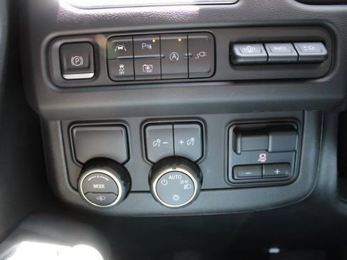 Used 2022 Chevrolet Suburban High Country w/ Max Trailering Package RWD image 28