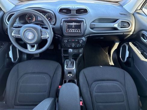 Used 2019 Jeep Renegade Latitude FWD image 12