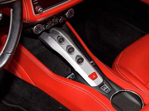 Used 2017 Ferrari California T RWD image 28