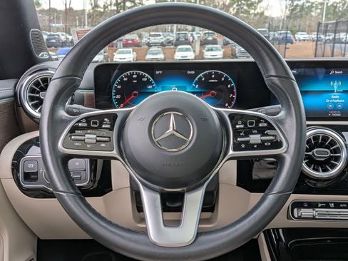 Certified 2022 Mercedes-Benz CLA 250 image 11