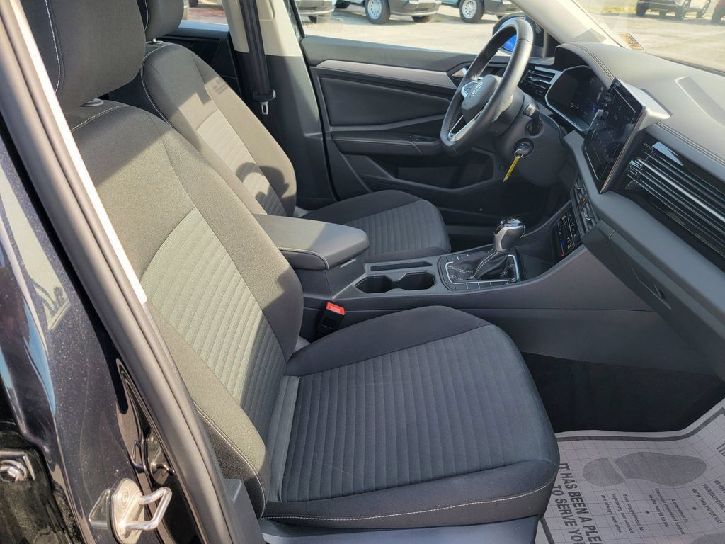 Used 2025 Volkswagen Jetta S FWD image 5