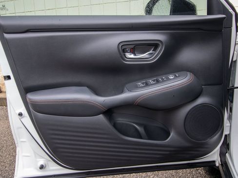 Used 2023 Honda HR-V Sport image 10