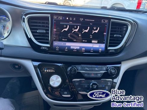 Used 2024 Chrysler Pacifica Touring-L FWD image 25