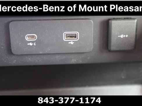 Used 2022 Land Rover Defender 110 image 34