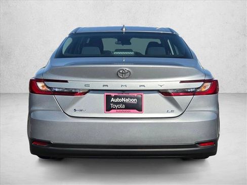 Used 2025 Toyota Camry LE image 7