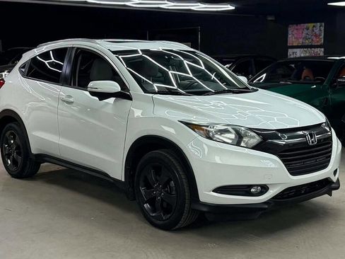 Used 2017 Honda HR-V EX-L image 3