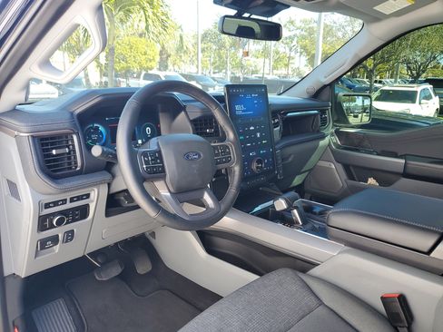 Used 2024 Ford F150 Lightning Flash image 9