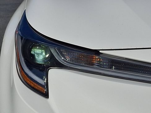 Used 2023 Toyota Corolla LE image 9