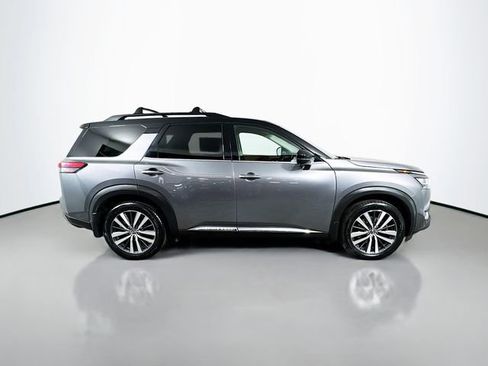 Used 2022 Nissan Pathfinder Platinum w/ Cargo Package image 9