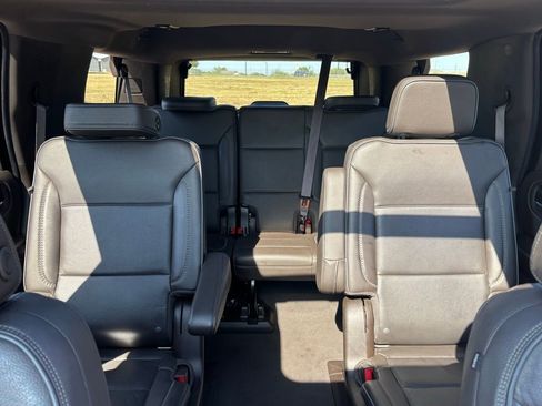 Used 2021 GMC Yukon Denali w/ Denali Premium Package image 17