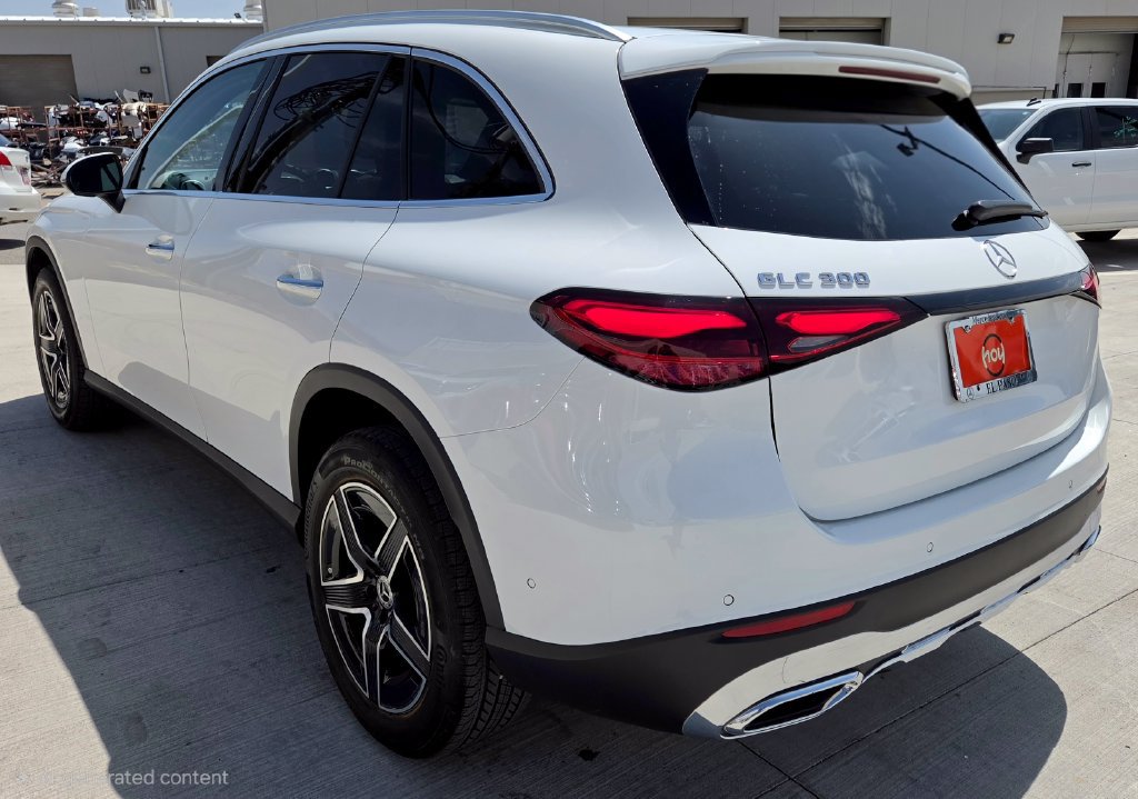 Used 2026 Mercedes-Benz GLC 300 image 7