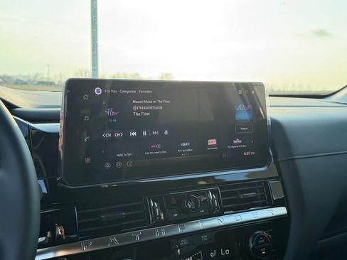 New 2026 Nissan Pathfinder SV image 27