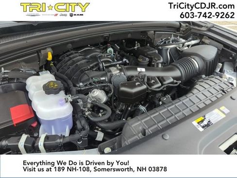 New 2025 Jeep Grand Cherokee Altitude image 21