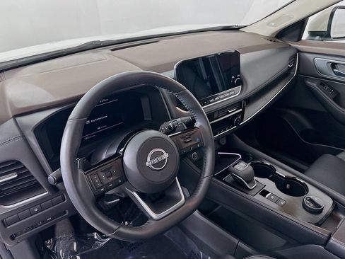 Certified 2023 Nissan Rogue Platinum AWD/4WD image 14