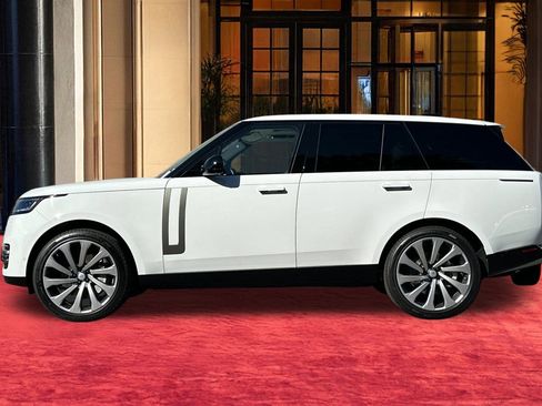 New 2025 Land Rover Range Rover SE image 3