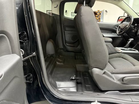 Used 2022 Chevrolet Colorado LT w/ Fleet Safety Package image 15