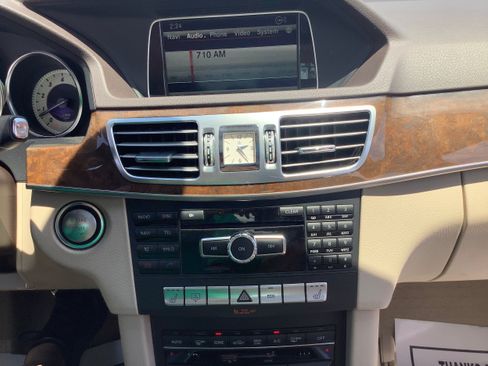 Used 2014 Mercedes-Benz E 350 4MATIC Sedan w/ Premium 1 Package image 18