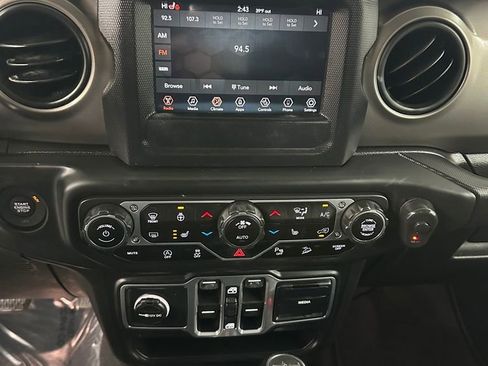 Used 2018 Jeep Wrangler Unlimited Sport S image 16