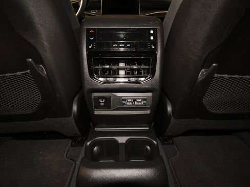 Used 2023 Jeep Grand Cherokee L Limited AWD/4WD image 30