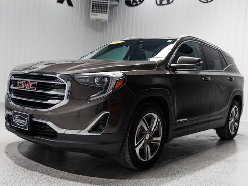 Used 2020 GMC Terrain SLT w/ Preferred Package image 2