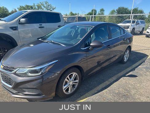 Used 2017 Chevrolet Cruze LT FWD image 15