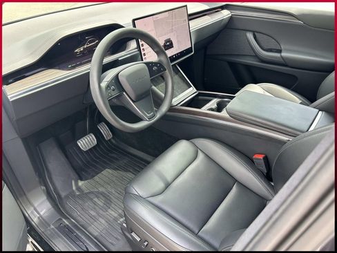 Used 2024 Tesla Model X AWD/4WD image 17