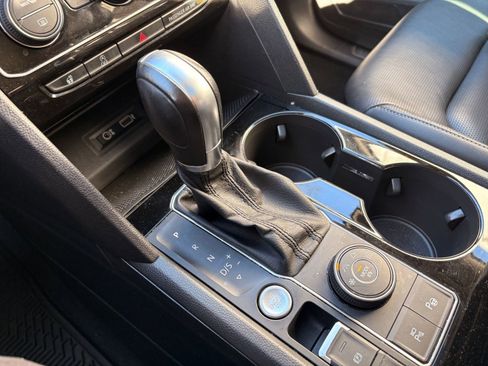 Used 2019 Volkswagen Atlas SEL Premium image 19