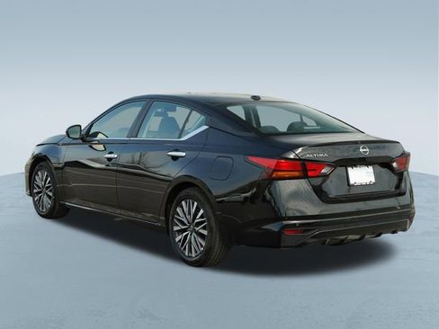 Used 2025 Nissan Altima 2.5 SV image 6