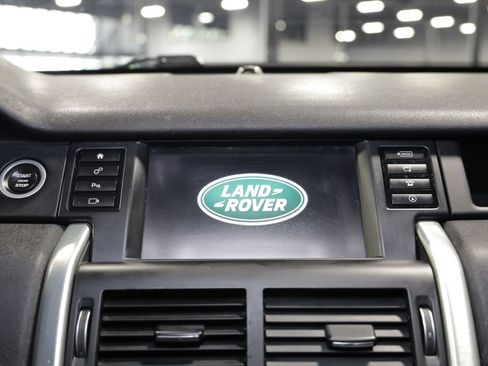 Used 2017 Land Rover Discovery Sport SE AWD/4WD image 28