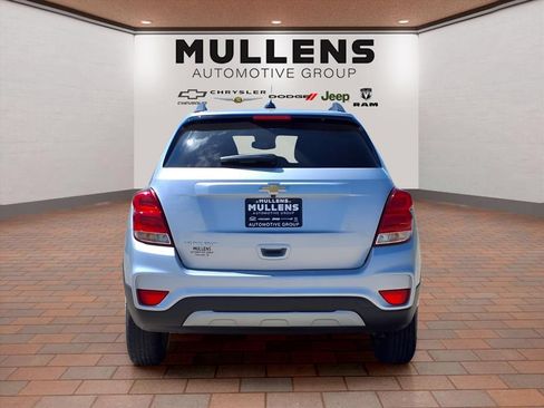 Used 2022 Chevrolet Trax LT w/ LT Convenience Package AWD/4WD image 6