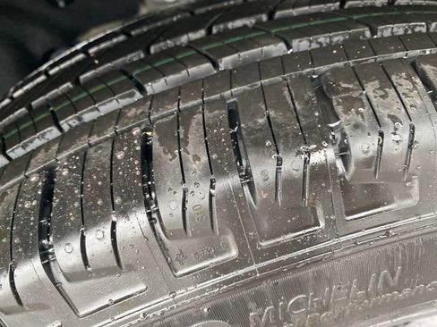 New 2026 Ford Explorer Active w/ Active Comfort Package image 16