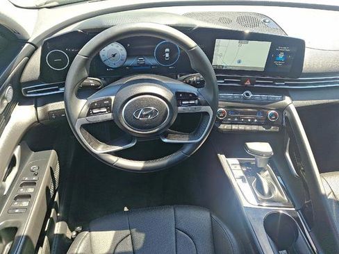 Certified 2023 Hyundai Elantra Limited FWD image 21