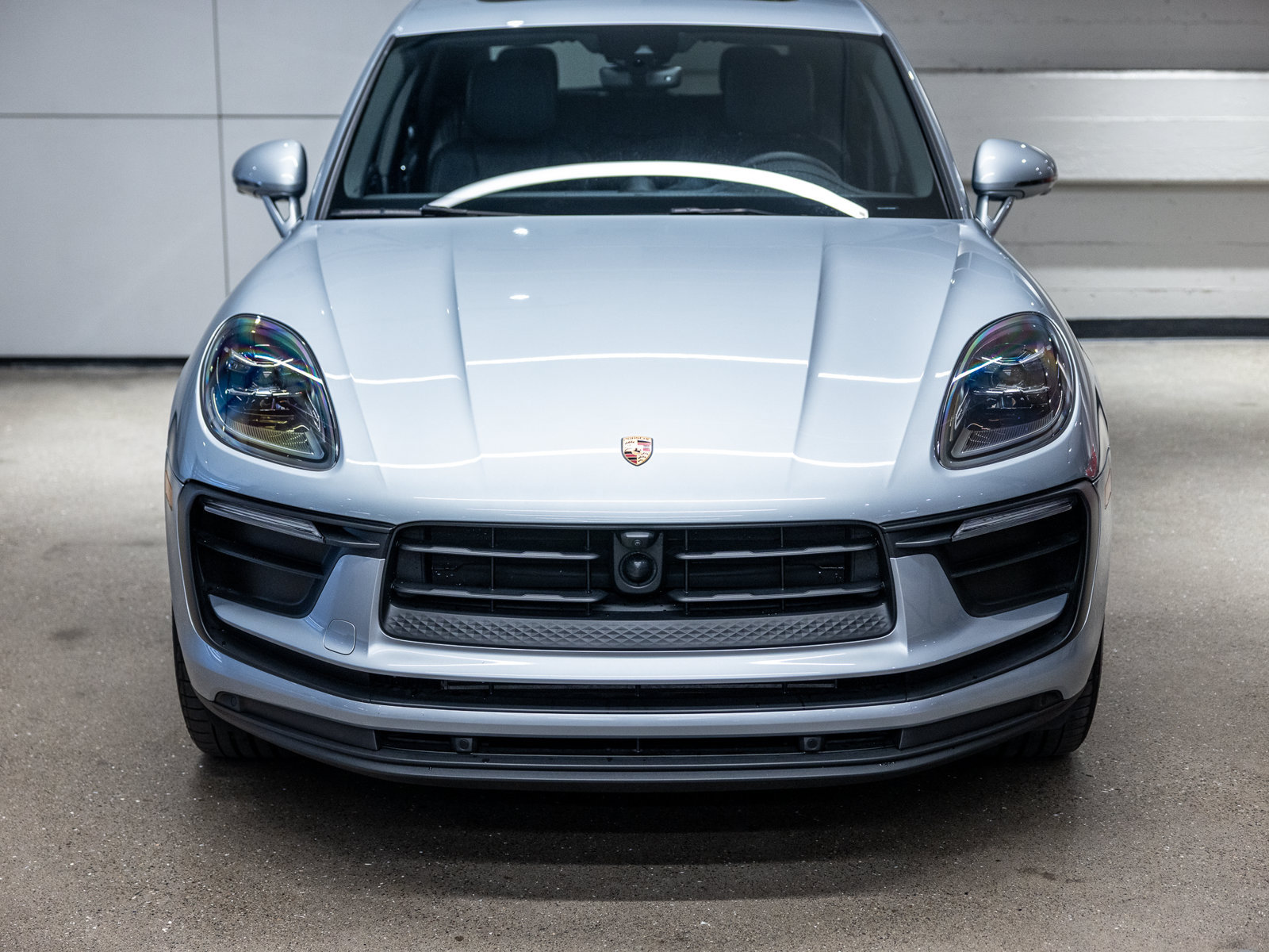 Used 2025 Porsche Macan AWD/4WD image 12