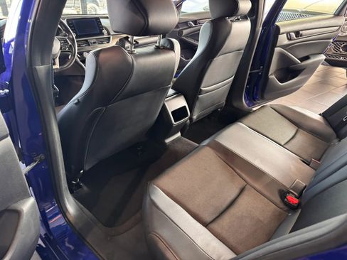 Used 2018 Honda Accord Sport image 17