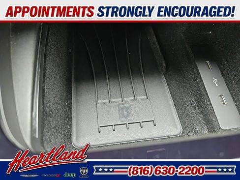 Used 2024 Porsche Cayenne w/ Premium Package AWD/4WD image 63