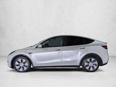Used 2023 Tesla Model Y Long Range AWD/4WD image 9