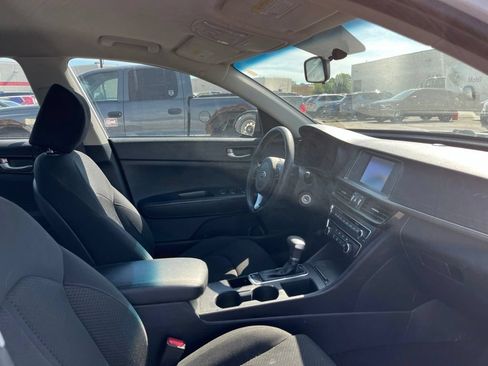 Used 2018 Kia Optima LX FWD image 2