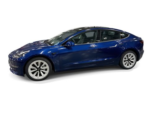 Certified 2023 Tesla Model 3 Standard Range RWD image 3